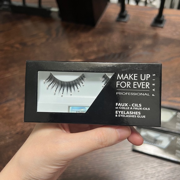 Makeup4ever false eyelashes - Picture 2 of 8